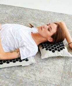 Alternative view of Akumata ECO – polska ekologiczna mata do akupresury z poduszką – naturalny len-czarny